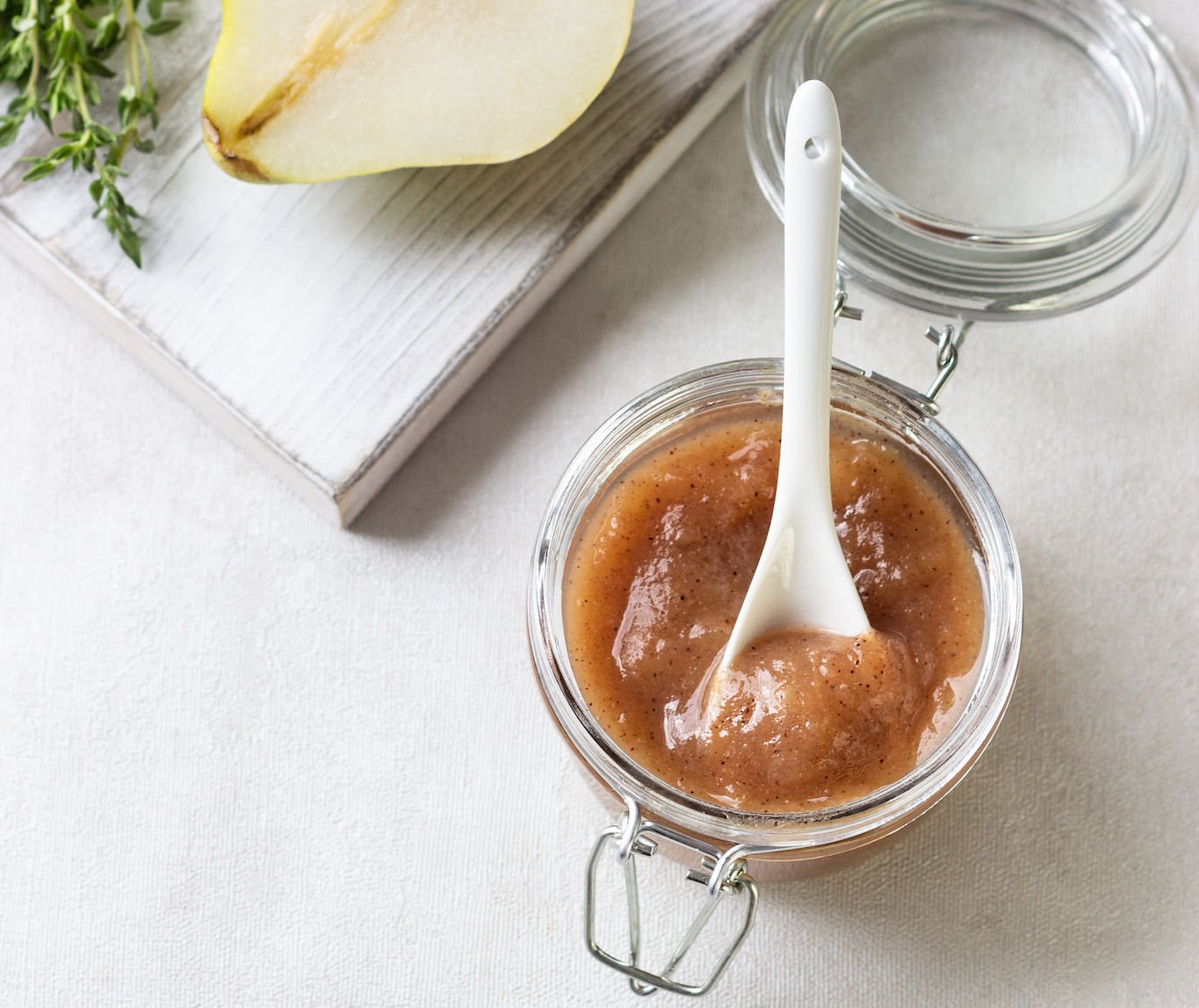 La marmellata di pere senza zucchero per merende sane e genuine